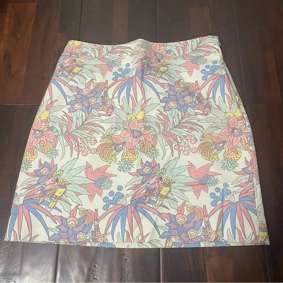 Talbots Dresses & Skirts - Talbots Skirt Women’s Size 4 Parrot Floral Design